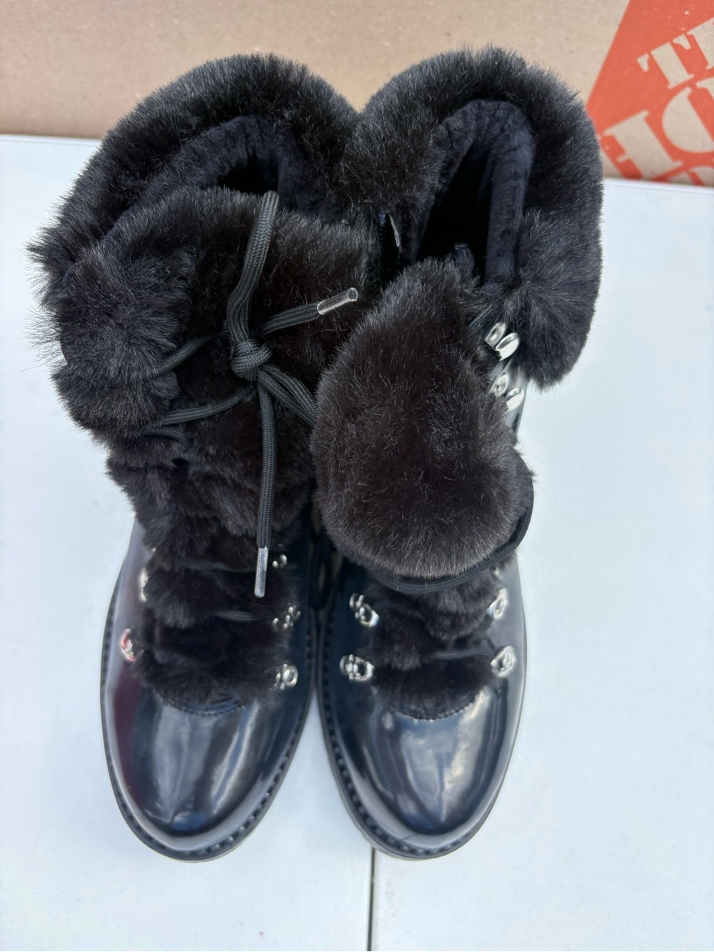 KELLY & Katie Black faux fur Patent Leather winter boots size 10 - Picture 4 of 4